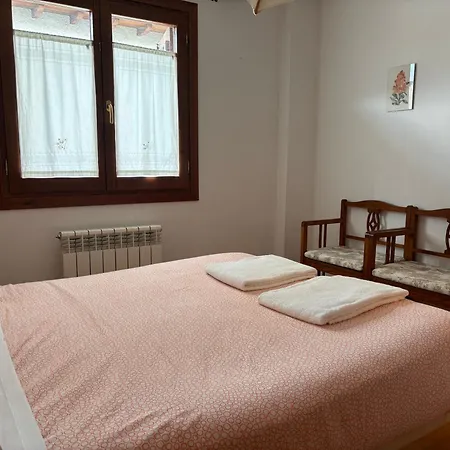 Bpirineos-las Plazas Apartment *